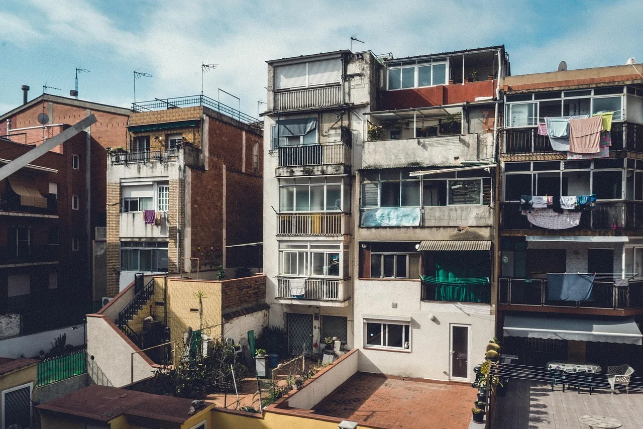 Países liberam 400 milhões de barris de petróleo para conter preço dos combustíveis