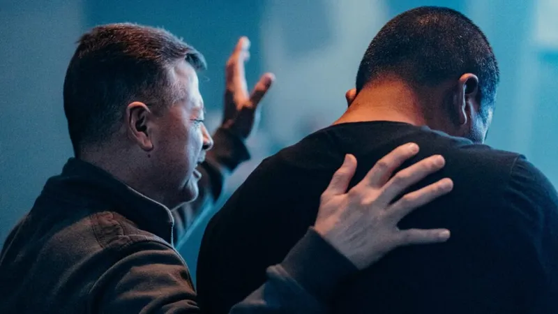 Honrando a los Pastores: Por Qué Merecen Nuestro Respeto y Apoyo