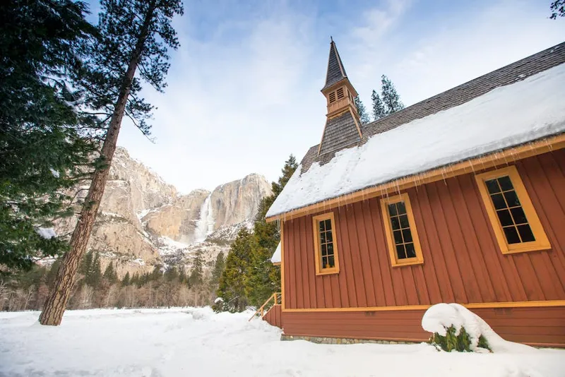 Fe bajo cero: la capilla de hielo que conmovió Notre Dame